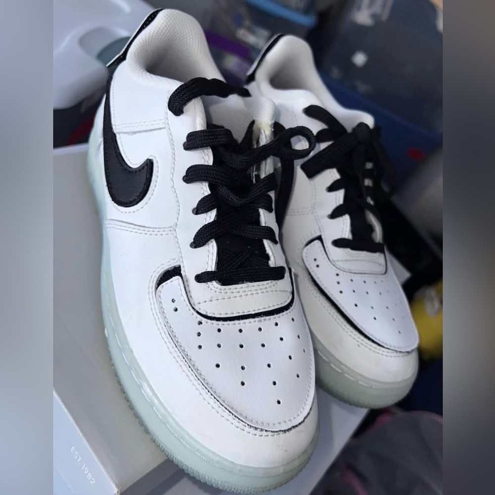 Boys 7Y Nike Air Force 1’s